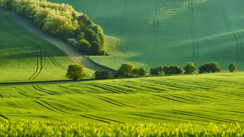 望遠レンズで夕暮れ時に撮影すると全く異なる表情になる。K&Bパブリッシャーズの「絶景の旅」で扉写真に採用して頂いた写真。